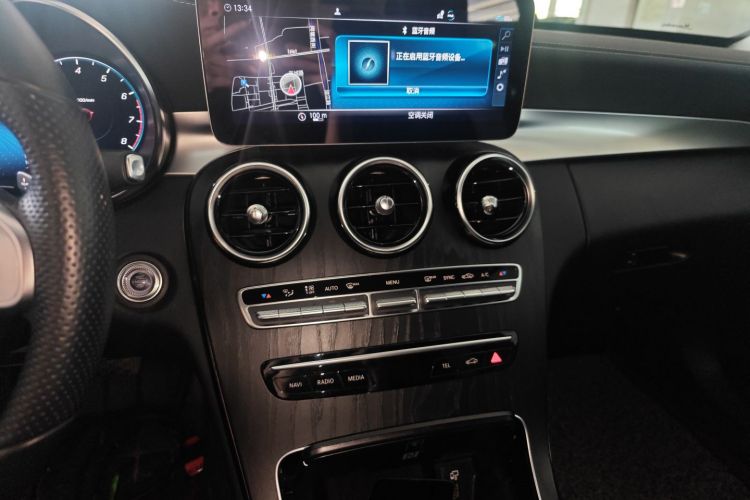 奔驰C级 2020款 改款 C 260 L 运动版局部细节16