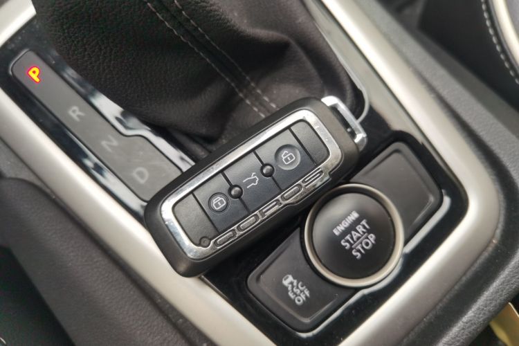 观致3 2016款 两厢 1.6L 自动致悦型中控内饰11