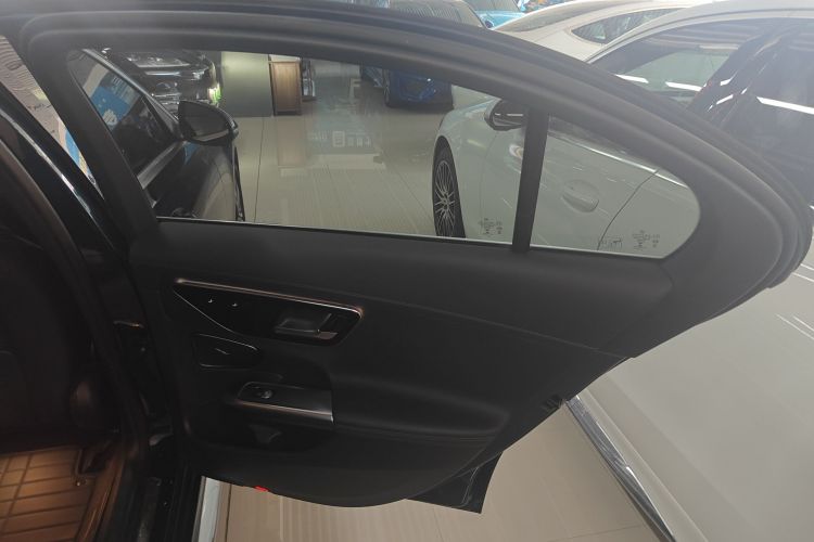 奔驰C级 2022款 C 200 L 运动版中控内饰7006