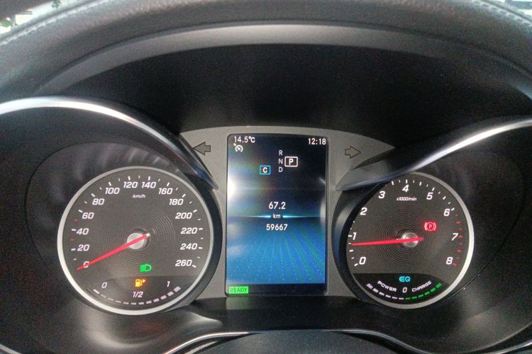 奔驰C级 2019款 C 260 L 运动版中控内饰14