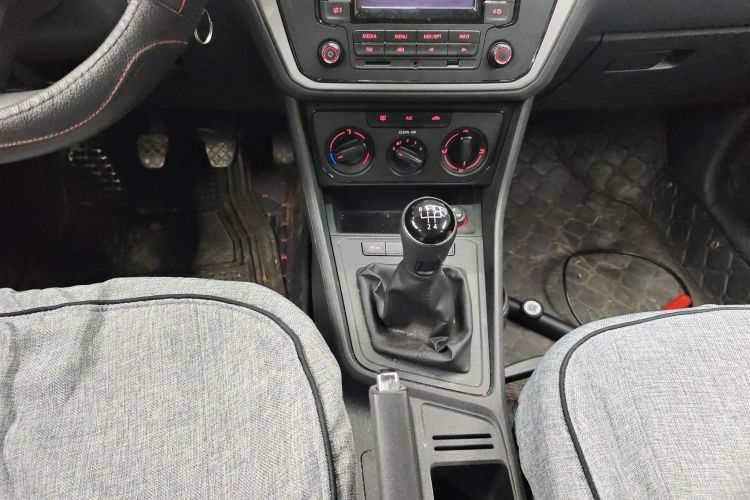 大众 朗逸 2015款 1.6L 手动风尚版局部细节18