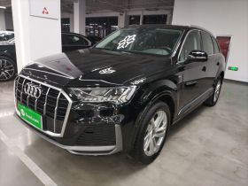 奥迪Q7 2023款 45 TFSI quattro S line运动型