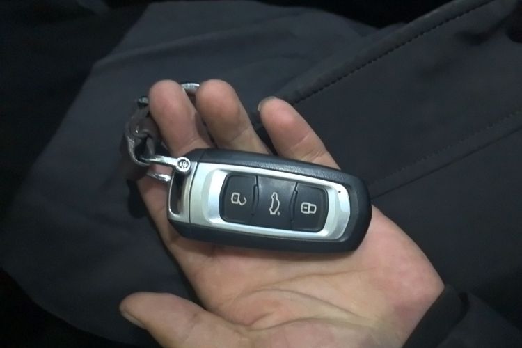 吉利汽车 帝豪 2017款 三厢百万款 1.5L 手动向上版中控内饰11