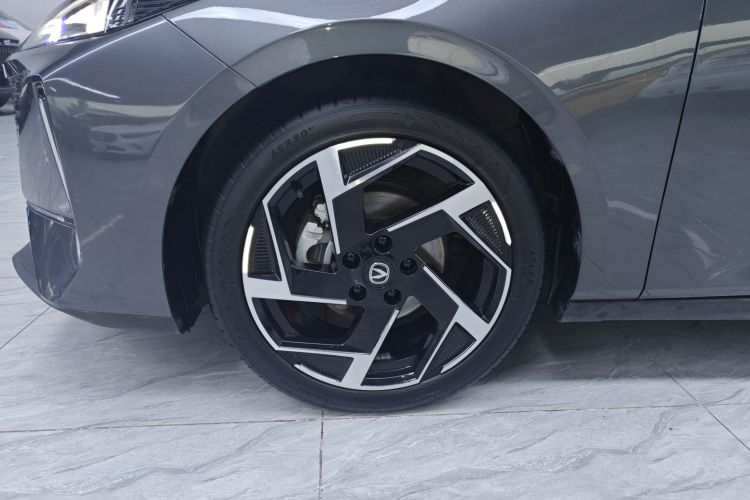 长安 逸达 2023款 蓝鲸NE 1.5T GDI DCT旗舰型车身外观6007