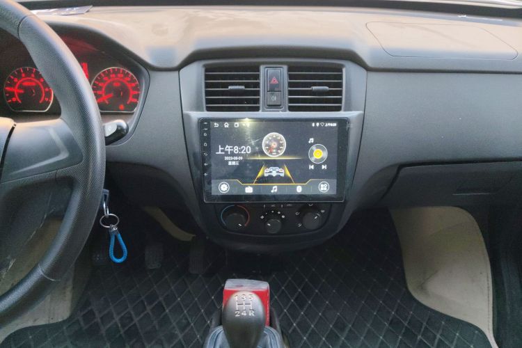 五菱汽车 五菱荣光S 2023款 1.5L 基本型 5/7座中控内饰16