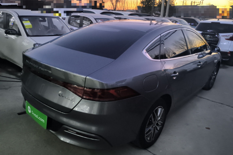 比亚迪 秦PLUS 2023款 冠军版 EV 420KM超越型车身外观7