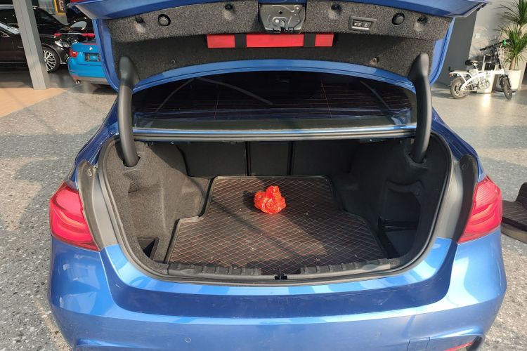 宝马3系 2017款 320Li M运动型机舱底盘23