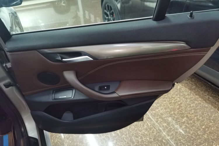 宝马X1 2018款 xDrive20Li 尊享型中控内饰45