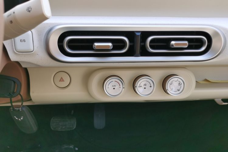 五菱汽车 宏光MINIEV 2024款 第三代 215km 青春版中控内饰16