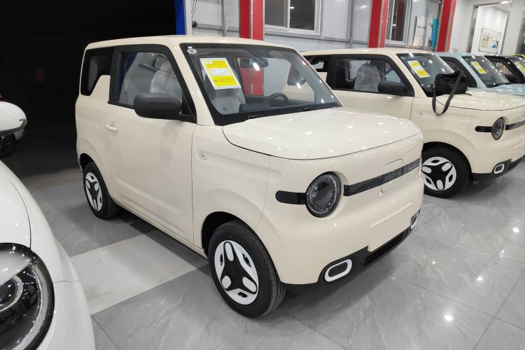 吉利银河 熊猫 2025款 210km 元气熊车身外观3