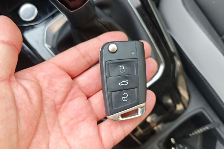 大众 T-ROC探歌 2023款 300TSI DSG两驱星光版中控内饰11