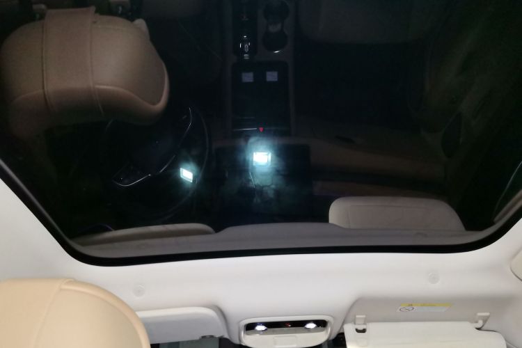 鸿蒙智行 问界M5 2022款 纯电四驱性能版局部细节22