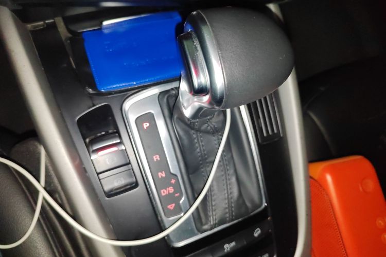 奥迪Q5 2013款 40 TFSI 进取型中控内饰18