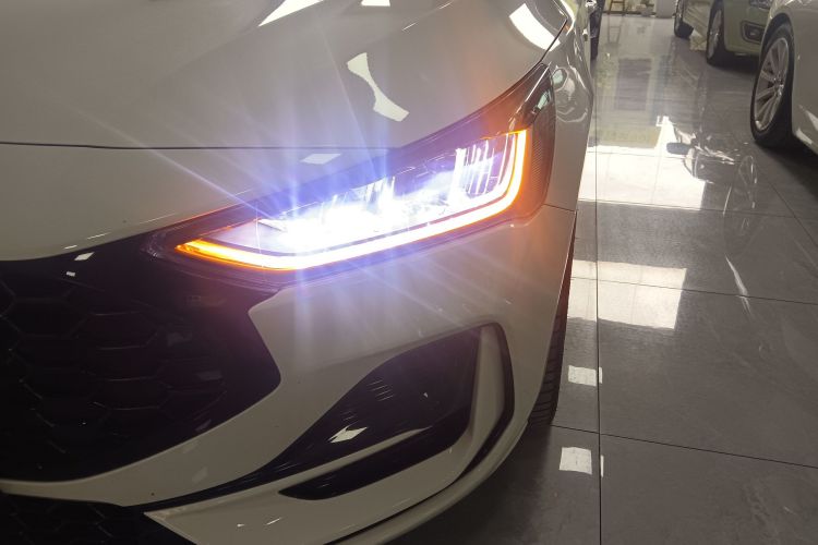 福特 福克斯 2022款 三厢 EcoBoost 180 自动ST Line局部细节36