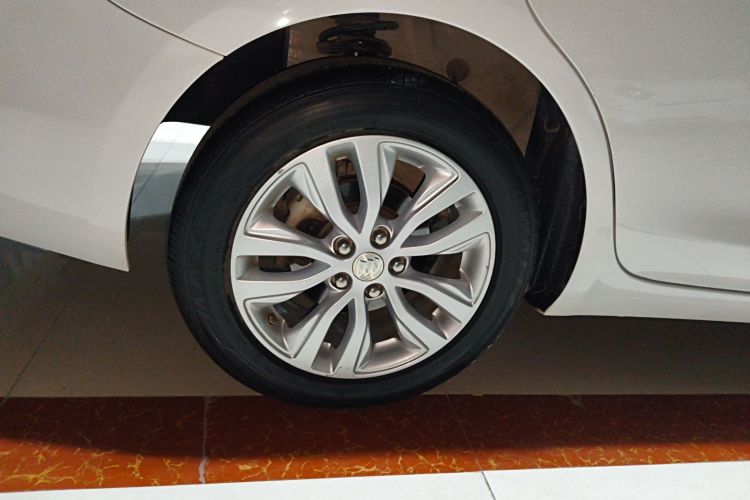 别克 英朗 2021款 改款 典范 1.5L 自动精英型车身外观6003