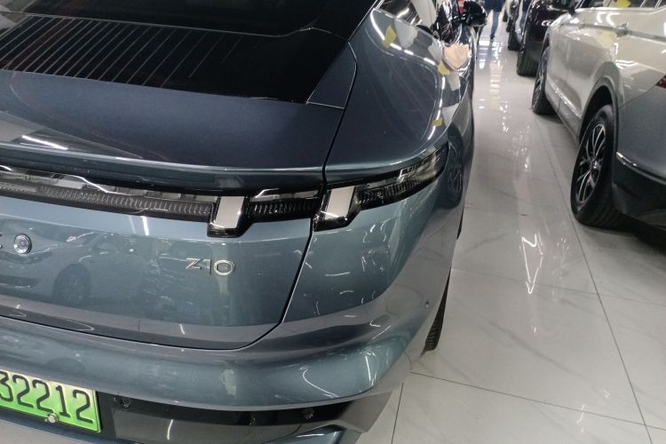 领克Z10 2024款 95kWh 702km四驱智驾Ultra车身外观9