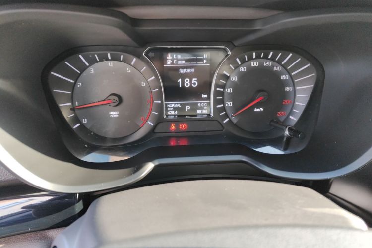 广汽传祺 传祺GS4 2015款 200T G-DCT精英版中控内饰15