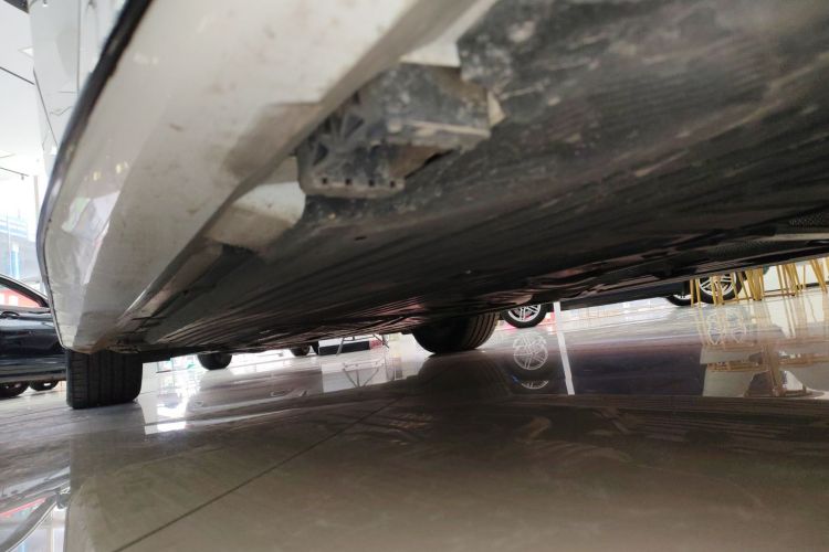 奔驰C级 2023款 C 260 L 皓夜运动版局部细节9002