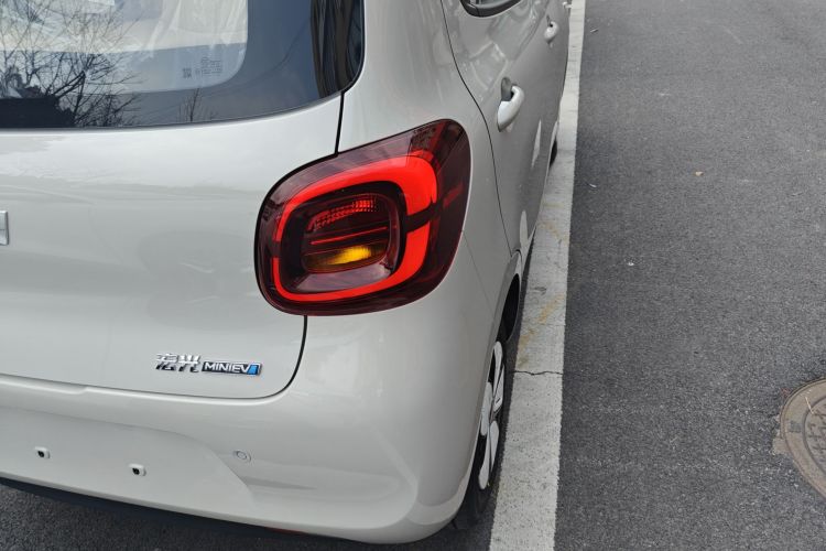 五菱汽车 宏光MINIEV 2025款 四门版 进阶款车身外观9