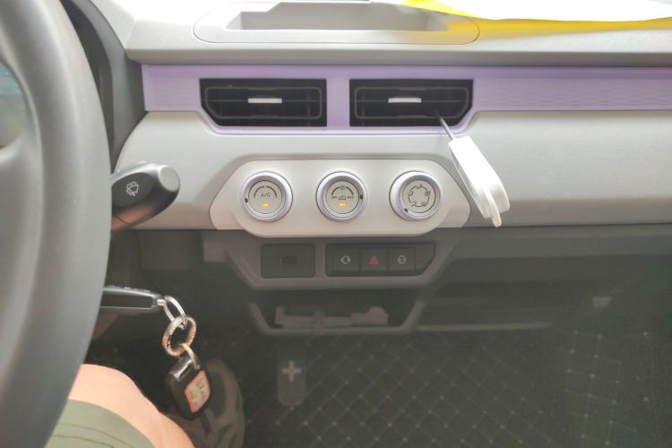 奇瑞新能源 QQ冰淇淋 2022款 170km 圣代 磷酸铁锂局部细节16