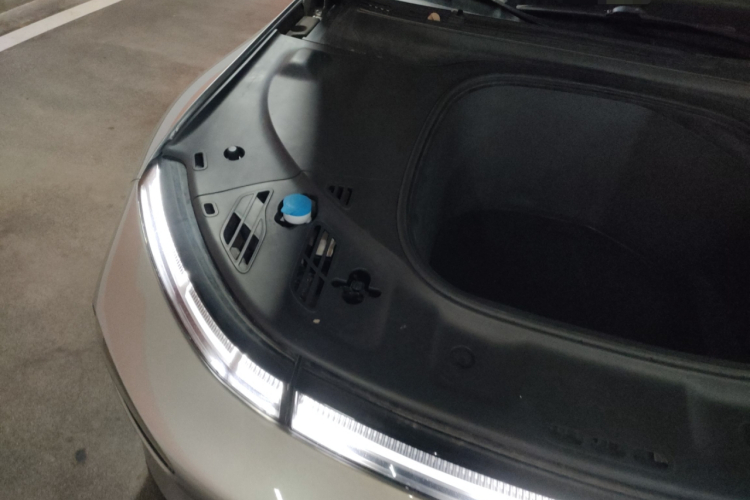 小鹏P7 2022款 586G局部细节9006