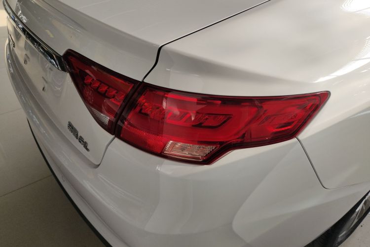 吉利汽车 帝豪GL 2020款 1.4T CVT豪华型车身外观6006