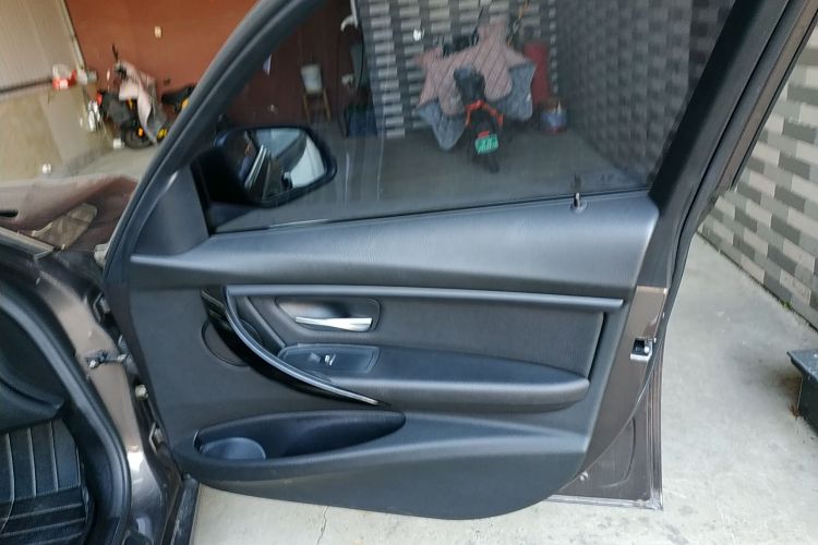 宝马3系 2017款 320Li 时尚型中控内饰42