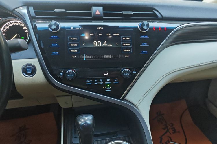 丰田 凯美瑞 2019款 2.0G 豪华版 国VI中控内饰16