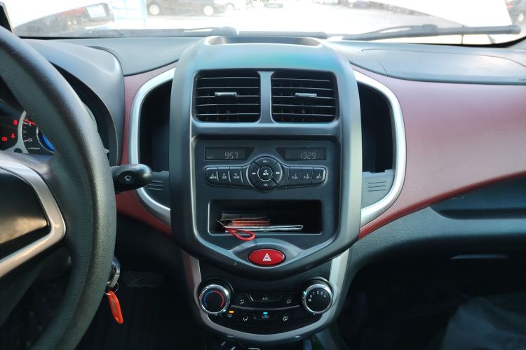 长安 奔奔 2015款 1.4L IMT豪华型 国V局部细节16