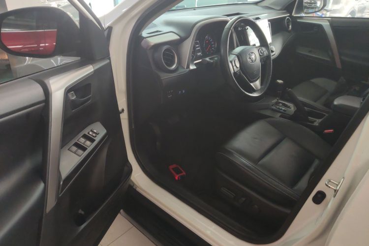 丰田 RAV4荣放 2018款 2.5L 自动四驱精英i版中控内饰7003