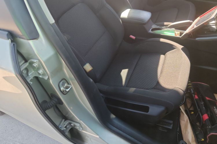 雪铁龙 C4世嘉 2016款 1.6L 自动舒适型局部细节41