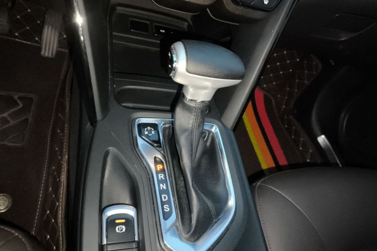 广汽传祺 传祺GS4 2017款 235T 自动两驱精英版中控内饰18