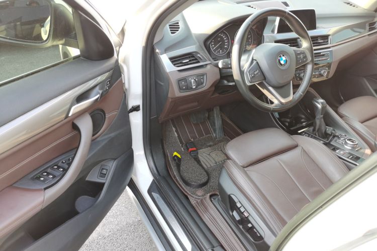 宝马X1 2018款 xDrive20Li 尊享型中控内饰20