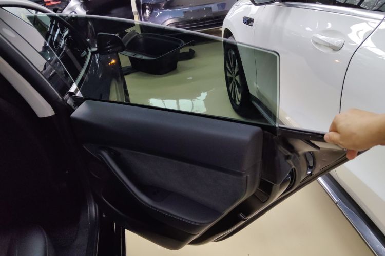 特斯拉 Model 3 2021款 标准续航后驱升级版中控内饰45