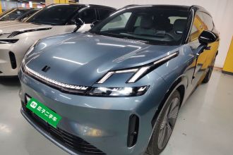 领克08 EM-P 2025款 220km 四驱性能Halo