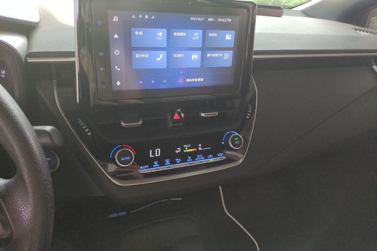 丰田 雷凌 2021款 双擎 1.8H E-CVT运动版局部细节16