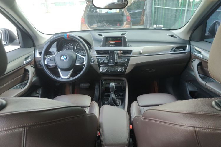 宝马X1 2018款 sDrive18Li 尊享型中控内饰12