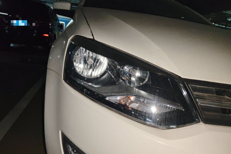 大众 Polo 2013款 1.6L 自动舒适版车身外观8