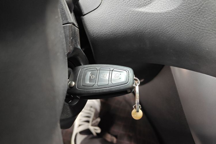 福特 福克斯 2015款 两厢 1.6L 自动舒适型中控内饰11