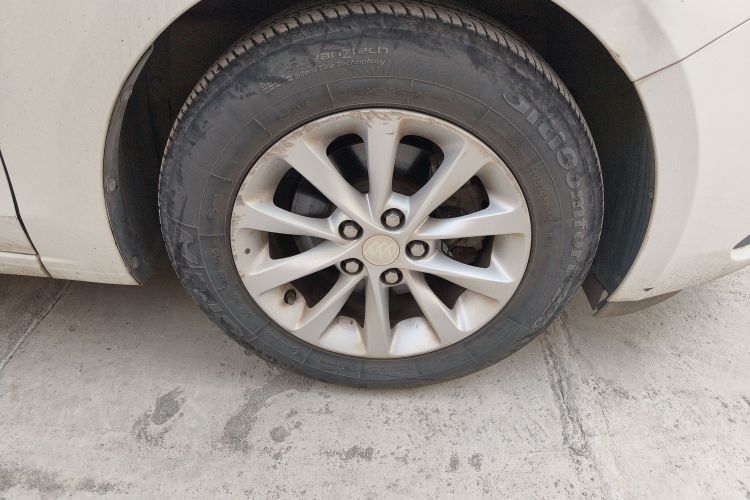 别克 英朗 2019款 15T 双离合进取型 国VI车身外观10