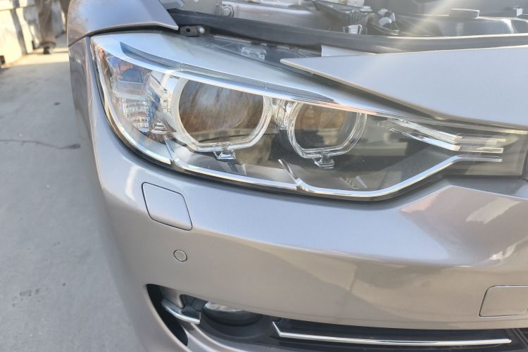 宝马3系 2015款 320Li 超悦版时尚型车身外观8