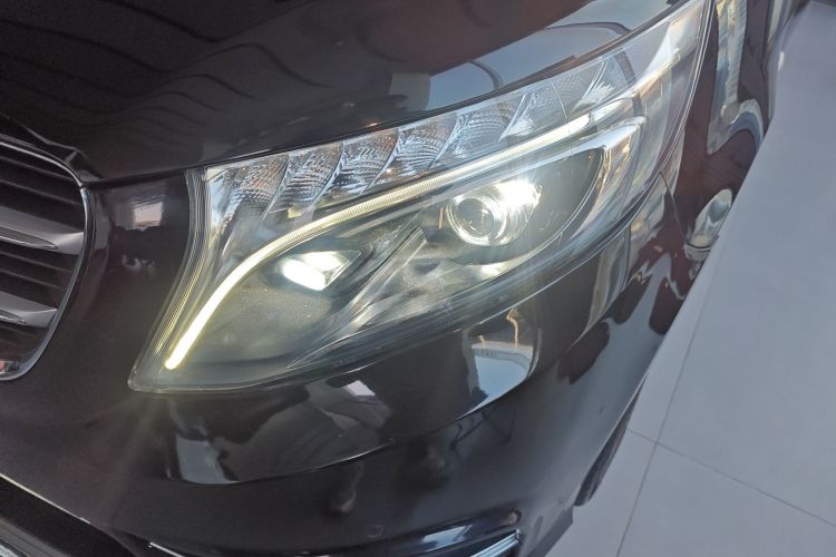 奔驰 威霆 2018款 2.0T 商务版 国VI局部细节36