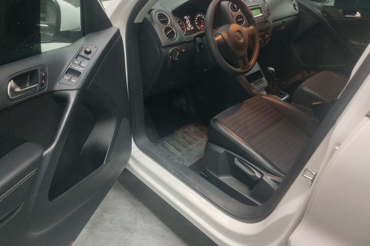 大众 途观 2017款 300TSI 自动两驱丝绸之路风尚版中控内饰20