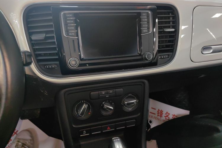 大众 甲壳虫 2015款 180TSI中控内饰16