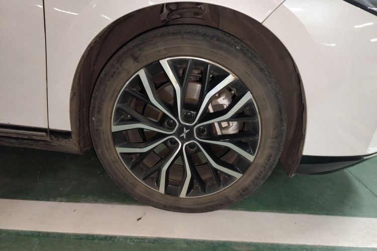 小鹏P5 2021款 460G+车身外观10