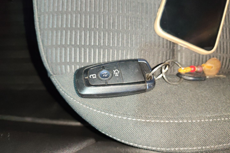 福特 福克斯 2020款 三厢 1.5L 自动锋跃型中控内饰11