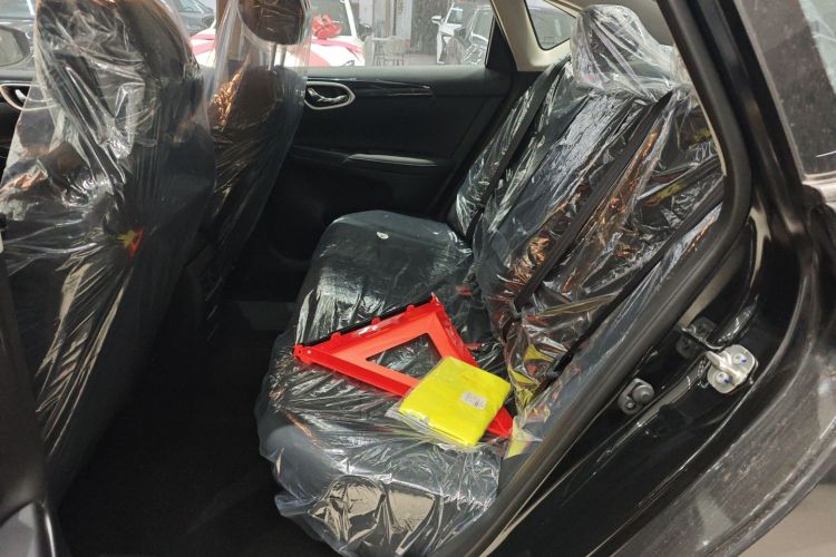 日产 轩逸 2024款 改款三 经典 1.6XE CVT舒适版中控内饰7004