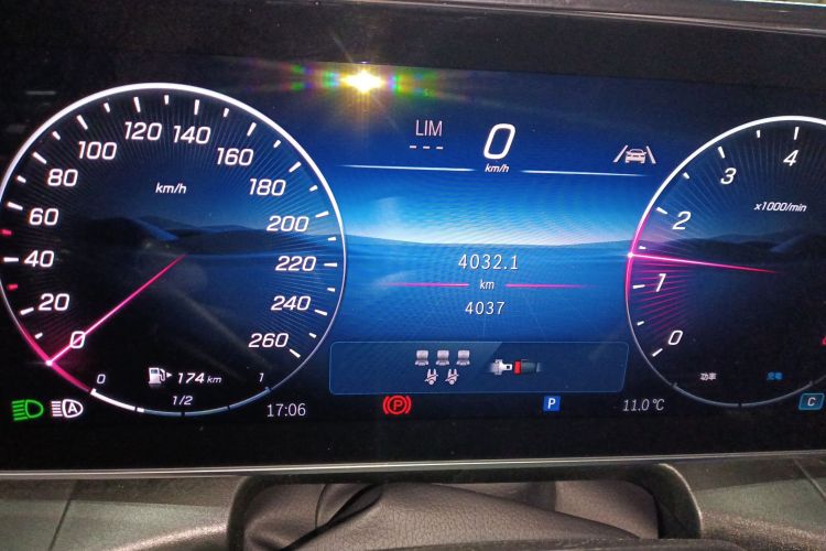 奔驰GLC 2025款 改款 GLC 300 L 4MATIC 动感型 7座局部细节14