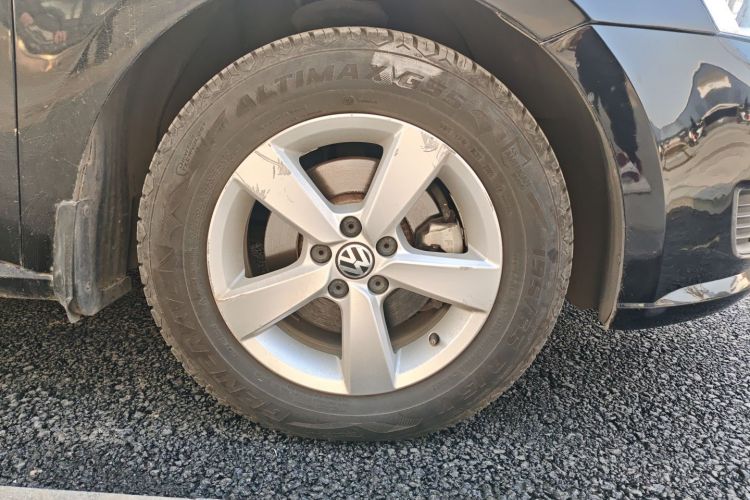 大众 朗逸 2013款 改款经典 1.6L 手动风尚版车身外观10