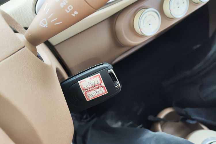 五菱汽车 宏光MINIEV 2025款 四门版 进阶款中控内饰11